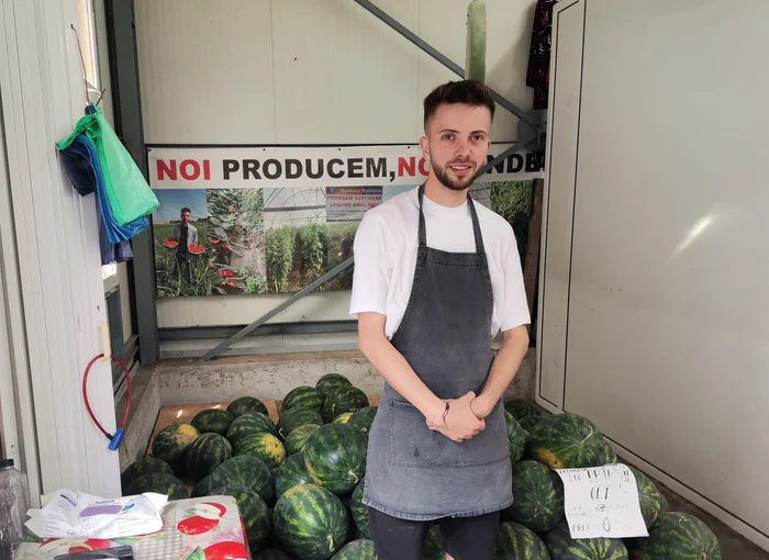 Fermier din Olt vinde pepenii la tarabă mult peste preţurile regionale, mizând pe calitate şi prospeţime