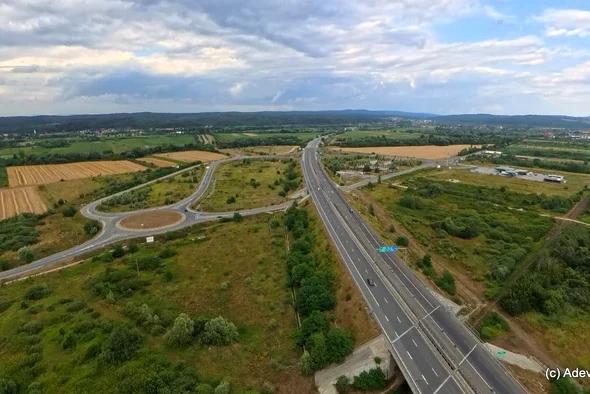 Când poți fi amendat pentru că mergi prea încet: regulile privind viteza minimă pe autostrăzi și drumuri publice