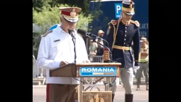 Incident la ceremonia Zilei Aviaţiei: un militar a leşinat, generalul Gheorghiţă Vlad şi-a continuat discursul