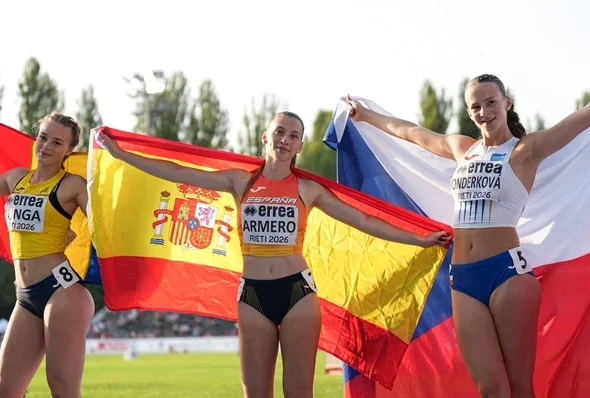 Carolina Pungă, 15 ani, vicecampioană europeană de junioare la 200 m