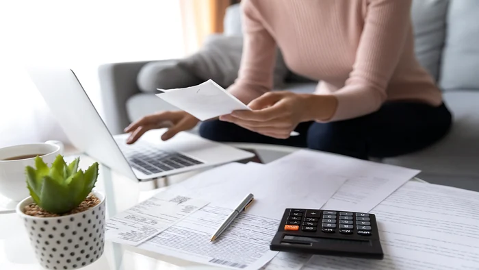 IRCC scade pentru a patra oară, dar reducerea e simbolică: rate mai mici cu doar câţiva lei; când merită refinanţarea