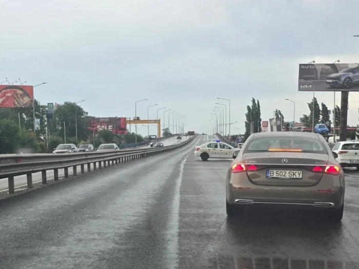 Trafic restricționat pe DN1 între Băneasa și Otopeni din cauza unui stâlp periclitat de vânt