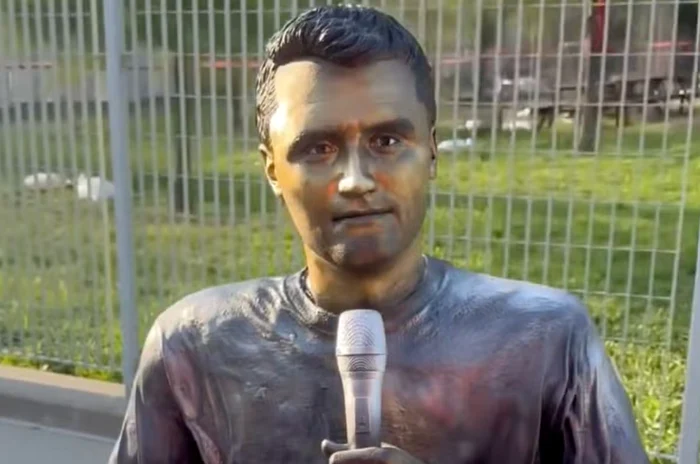 Un sculptor a investit 100.000 de dolari într-o statuie în mărime naturală a lui Charlie Kirk, dar nu găsește cumpărător