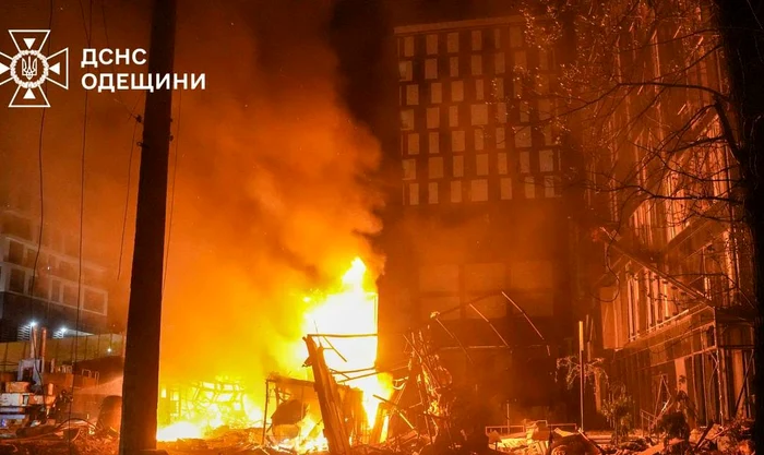 Trei morți și opt răniți după un bombardament rusesc în Odesa; autoritățile au decretat zi de doliu