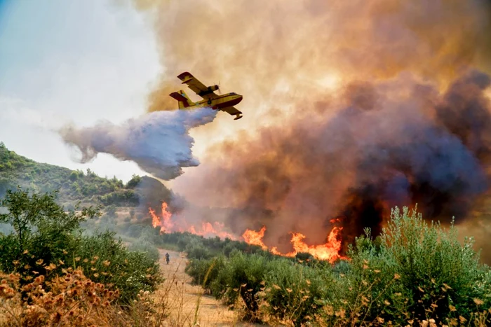 MAE avertizează românii din Grecia: risc ridicat de incendii în mai multe regiuni pe 22 iulie