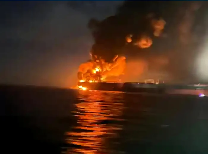 Atacul asupra petrolierului în Marea Neagră: tăcere oficială, speculații şi cereri de clarificare