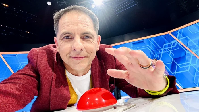 Dan Negru le transmite elevilor: „Școala îți dă diploma, viața îți dă testul” după subiectele cu Arghezi la BAC
