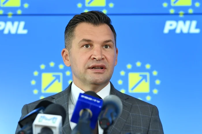 Ionuț Stroe: „Platforma Conservatoare vizează reconsolidarea identității PNL, nu formarea unui nou partid”
