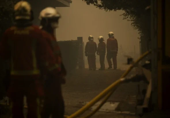 Val de căldură în sudul Europei: zeci de mii evacuați din cauza incendiilor de vegetație