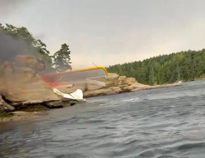 Hidroavion Kenmore Air cu 11 persoane la bord a luat foc după o aterizare de urgență în Washington