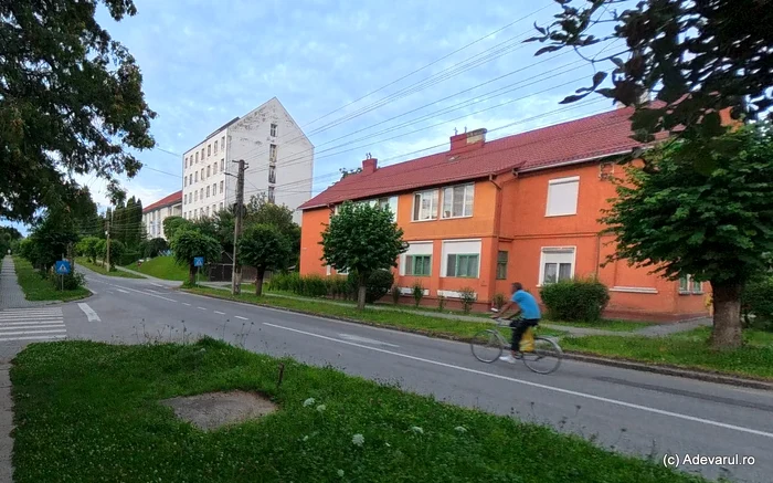 Victoria, orașul muncitoresc de la poalele Făgărașului, așteaptă autostrada și noi investiții