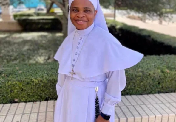 Călugăriță nigeriană de 56 de ani reținută de ICE în Texas în drum spre slujbă; i s-a refuzat împărtășania