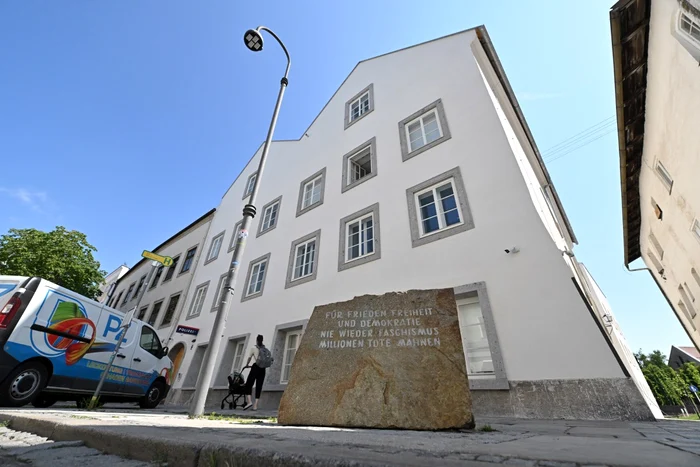 Rămășițe a cel puțin 120 de tineri descoperite în nouă gropi comune la Braunau am Inn
