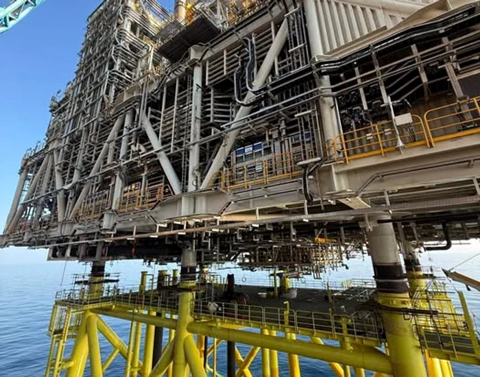 Proiectul Neptun Deep înaintează după instalarea platformei Neptun Alpha; extracția din 2027 rămâne obiectiv