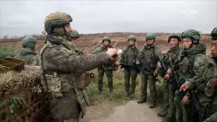 Zelenski: Rusia ar urma să primească circa 30.000 de militari nord-coreeni şi noi rachete balistice