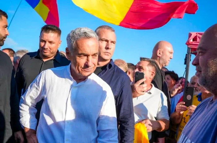 Călin Georgescu ironizat la târgul din Călugăreni; Eugen Tomac reacționează pe tema „limbii bătrâne”