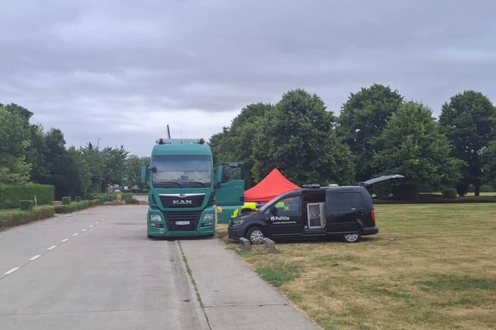 Un șofer turc, găsit mort în cabina unui camion cu numere românești în Belgia; inițial s-a deschis anchetă