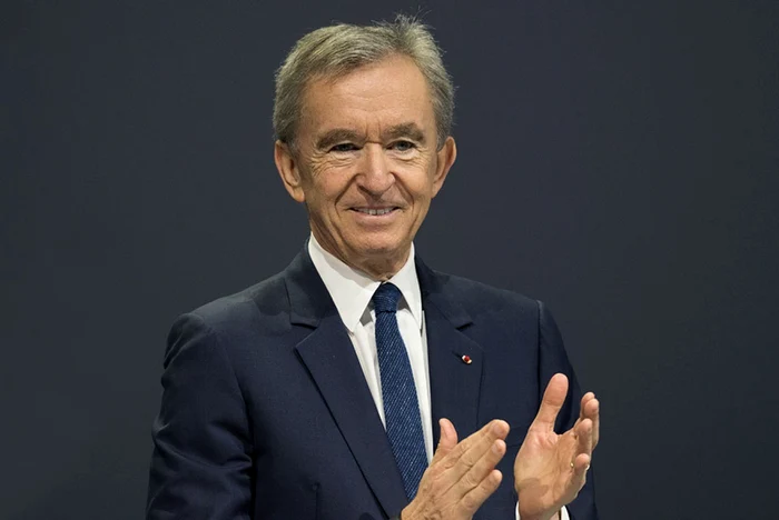 Bernard Arnault își extinde influența în media pentru a proteja afacerile și a susține o agendă de dreapta