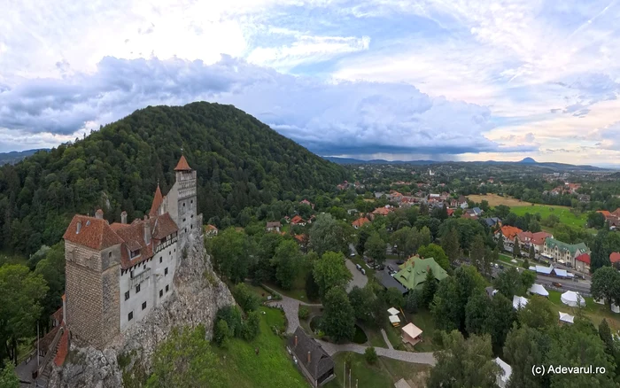 Castelul Bran: istorie, mituri și turismul creat de legenda lui Dracula