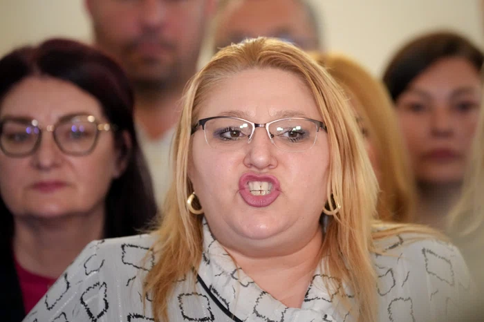 Diana Șoșoacă rănită și transportată la spital după un accident pe bulevardul Iuliu Maniu din București