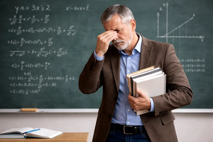Matematica, Fizica și Chimie rămân fără profesori: de ce salariile din învățământ nu atrag absolvenți STEM