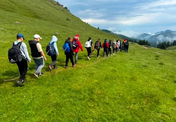 Profesoară lovită de trăsnet în Munții Bucegi în timpul unei excursii cu 14 elevi
