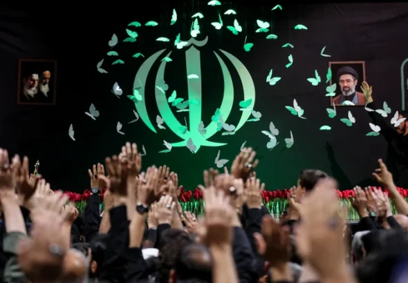 Milioane de oameni la funeraliile lui Ali Khamenei în Teheran; mulțimea a scandat „Moarte Americii” de Ziua Independenței SUA