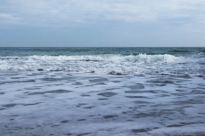 Temperatura apei la malul Mării Negre poate scădea brusc din cauza upwelling-ului