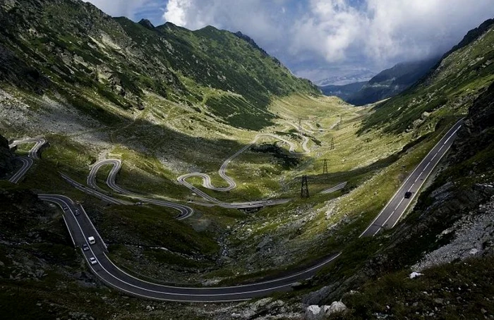 Mai multe tronsoane ale DN 7C – Transfăgărășan, închise luni din cauza unor evenimente