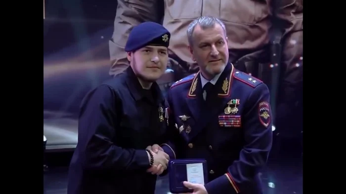 Fiul lui Ramzan Kadîrov, decorat de poliția rutieră la câteva luni după un accident rutier mortal