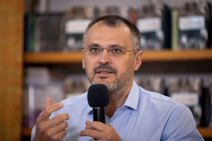 Cristian Ghinea îl cataloghează pe Nicușor Dan drept „un personaj greșit pentru România” și critică strategia din campanie