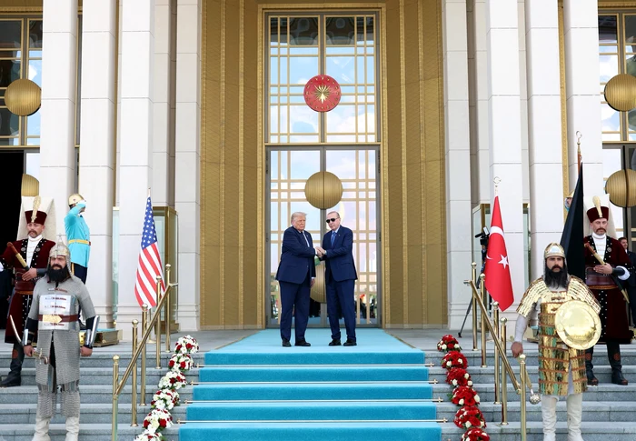 Trump, la Ankara: Groenlanda ar trebui sub controlul SUA, dar asta ar afecta relațiile cu NATO