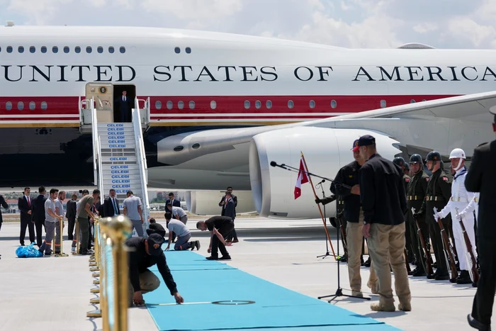 Trump a sosit la summitul NATO la bordul noului Air Force One primit de la Qatar