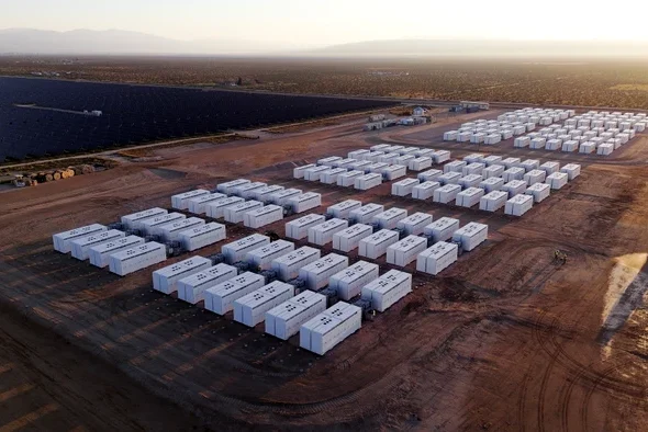 Tesla și Esyasoft semnează un acord de până la 3 miliarde de dolari pentru peste 15 GWh de sisteme BESS