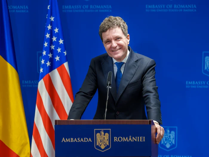 Nicușor Dan: atmosfera la dineul NATO a fost destinsă; i-am prezentat-o pe Mirabela lui Trump