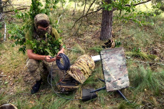 Rusia bruiază Starlink pentru a stopa dronele ucrainene; Ucraina loveşte „flota fantomă” în Marea Azov