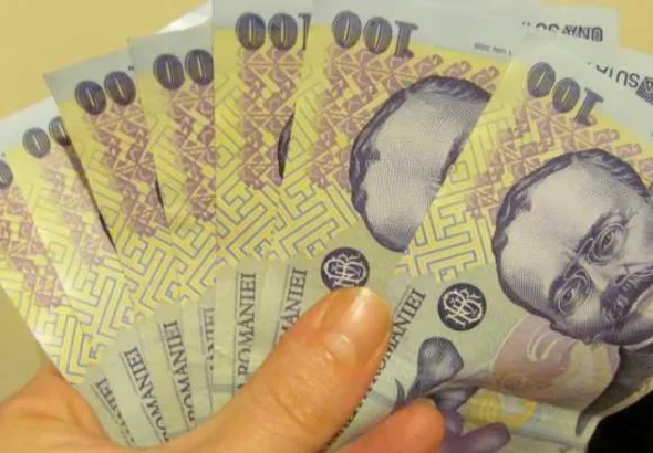 Salariul minim crește de la 1 iulie: ce sumă brută și netă vor primi românii și câți angajați sunt afectați