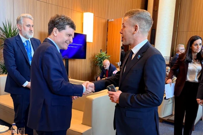 Nicușor Dan s-a întâlnit cu premierul ungar Péter Magyar la încheierea summitului NATO de la Ankara