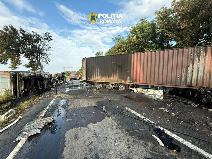 Accident grav pe DN2A – E60, în Ialomița: două camioane au luat foc după coliziune frontală