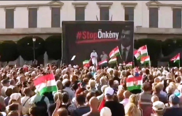 Mii de susținători ai lui Viktor Orban au protestat la Budapesta împotriva guvernului lui Peter Magyar