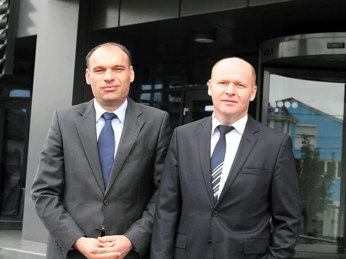Presa franceză: frații Pavăl „o alegere surprinzătoare” după preluarea Carrefour România