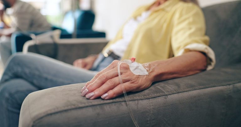 Inteligența artificială intră în spitalele românești: tratamente personalizate pe baza profilului genetic