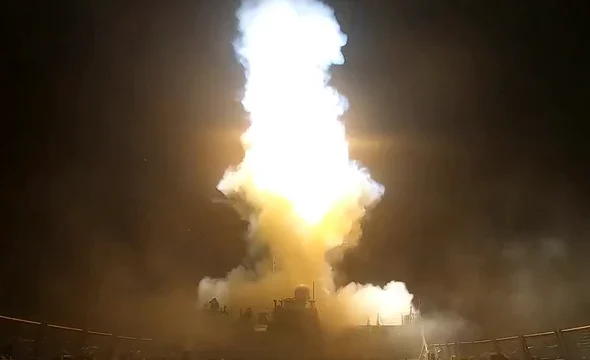 SUA: atacuri asupra a circa 140 de obiective din Iran ca răspuns la incidente în Strâmtoarea Ormuz
