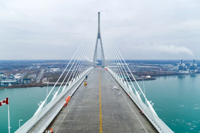 Donald Trump ridică obiecțiile și permite inaugurarea podului de 4,5 miliarde USD între SUA și Canada