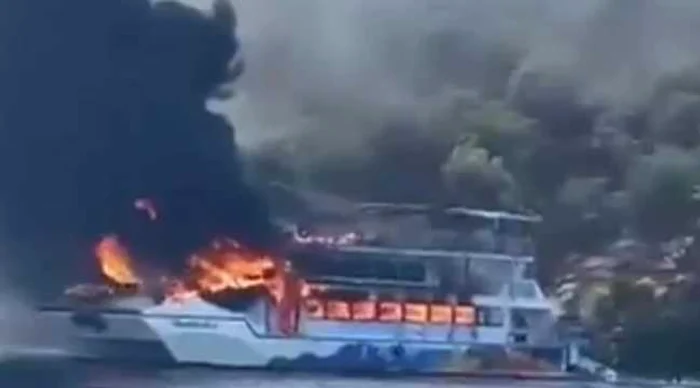 Incendiu la un vas turistic cu 115 persoane în apropiere de Fethiye; pasagerii au sărit în mare pentru a se salva