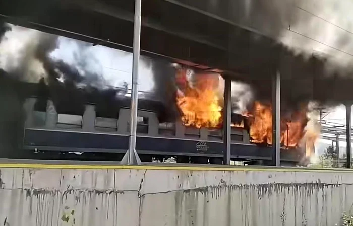 Incendiu la ultimul vagon al trenului Regio 2030 în stația Ilteu; călătorii evacuați în siguranță