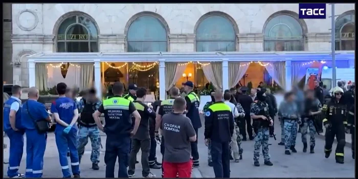 Explozie într-o cafenea din Moscova: trei morți, 21 răniți; dispozitiv artizanal purtat de o femeie