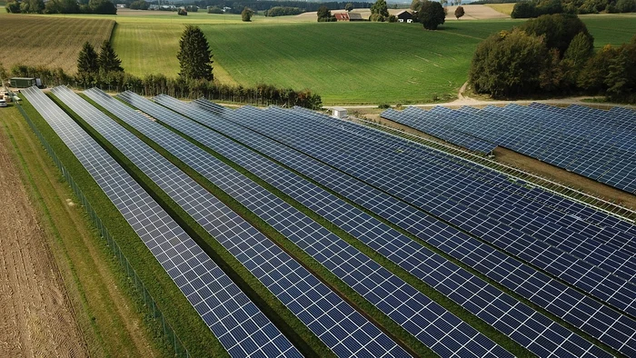 Panourile fotovoltaice au asigurat peste jumătate din electricitatea României după oprirea reactorului de la Cernavodă