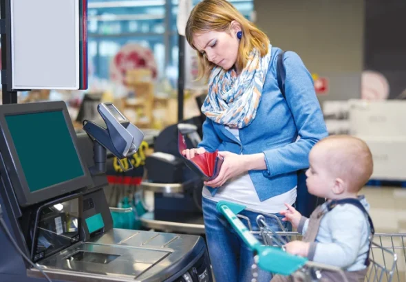 O casă self-checkout care cere bacșiș stârnește val de ironii pe internet