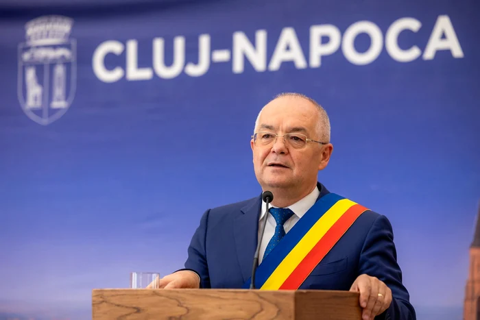 Emil Boc cere oprirea împrăștierii îngrășămintelor organice după valuri de reclamații privind mirosurile în Cluj